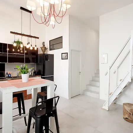 Apartament Superb Air-conditioned Loft In The Heart Of Viel Antibes